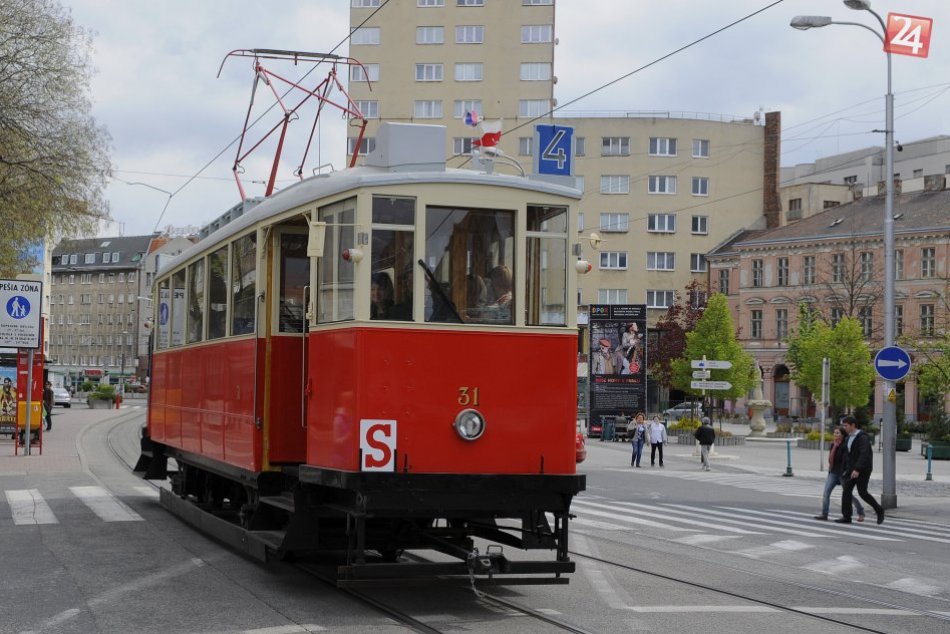 Ilustračný obrázok k článku Počas Noci múzeí a galérií vyrazia do ulíc Bratislavy historické vozidlá