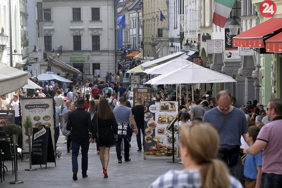 Ilustračný obrázok k článku Príde do Bratislavy iný typ turistov? Primátor zvažuje zvýšiť daň za ubytovanie
