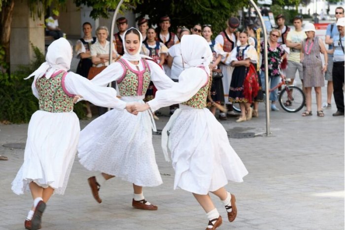 Ilustračný obrázok k článku Kam v Bratislave zadarmo: Námestia ožijú koncertami aj temperamentným tancom